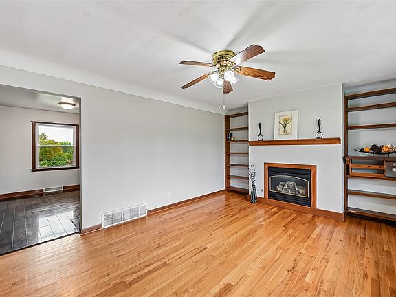 5th image of 3113 Clover Dr SW