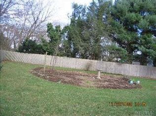 2 Buhl Ln, East Northport, NY 11731