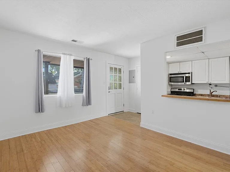 116 N Indian Aly #203 — Photo 11