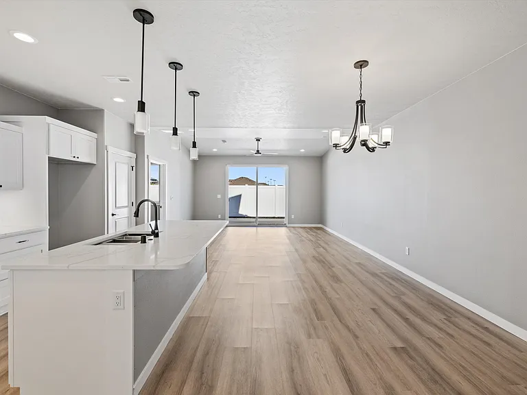 3327 S Nelson St — Photo 3