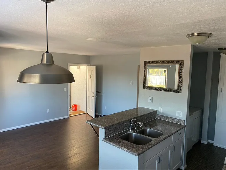4444 Redwood St — Photo 1