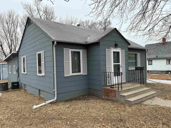 1807 B Ave, Gothenburg, NE 69138