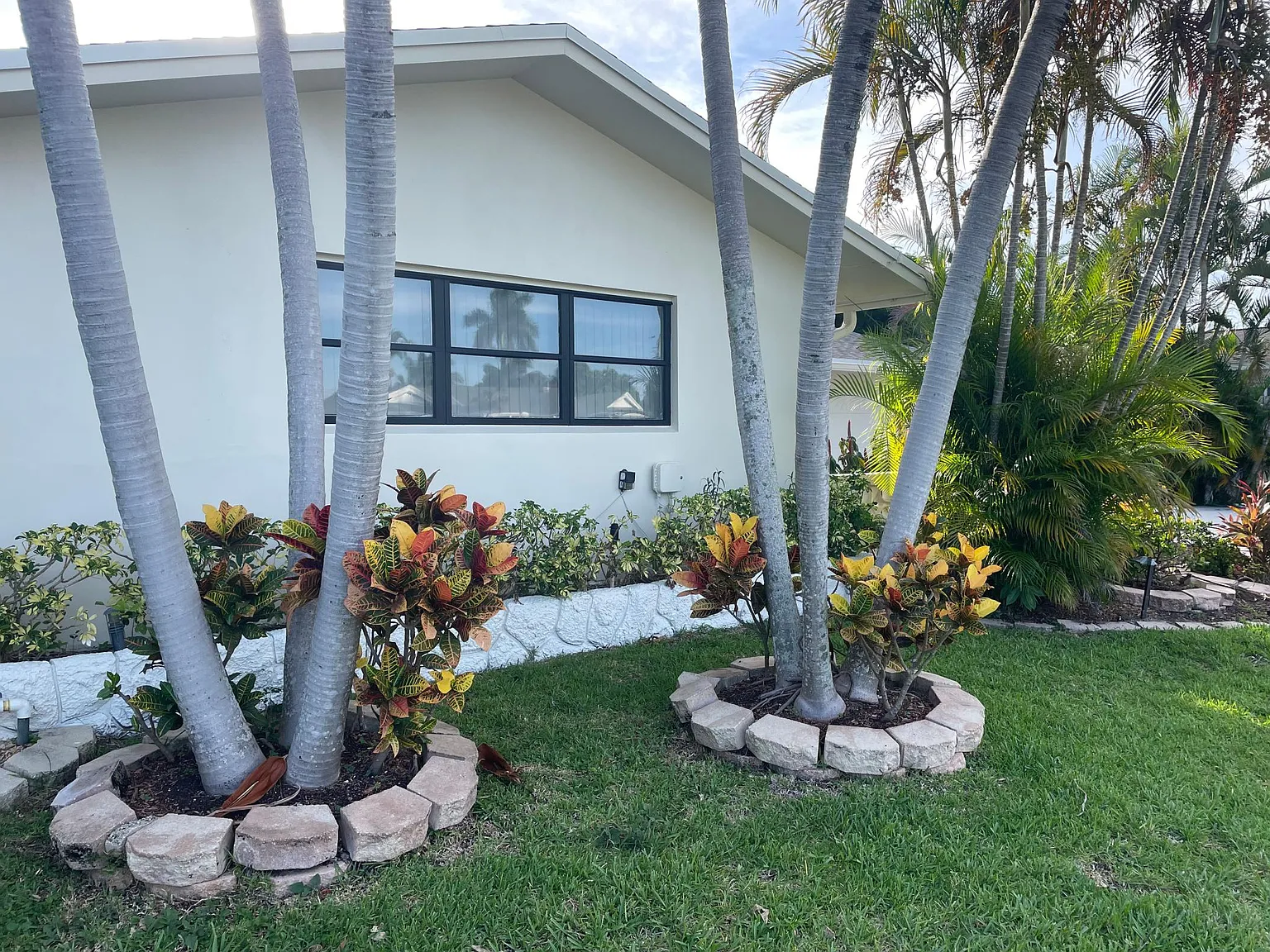 9943 Daphne Ave — Photo 3