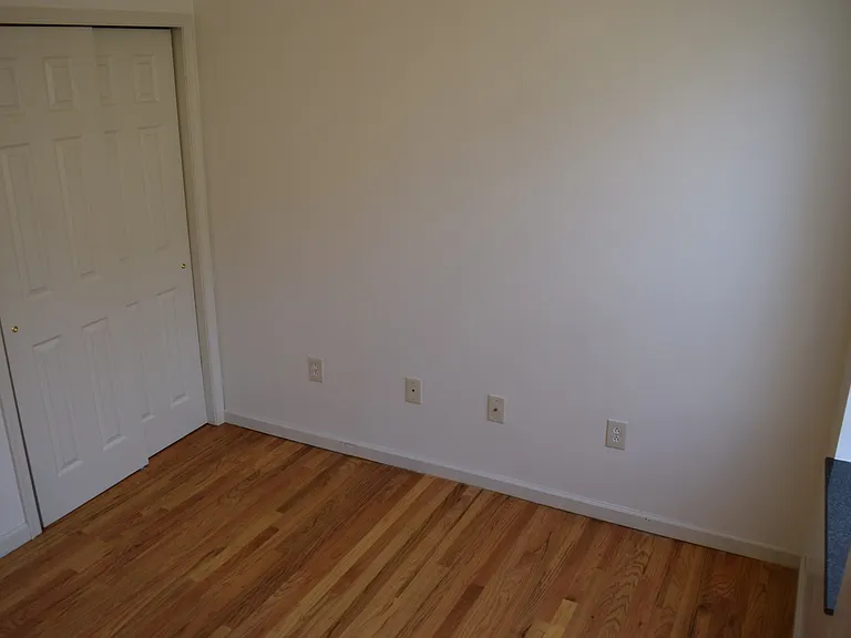 90 Nichols St #3R — Photo 6