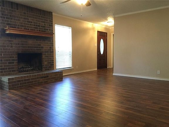 5th image of 2609 Smouldering Wood Dr