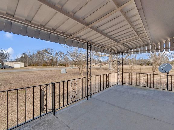 3rd image of 506 Sugar Creek Rd