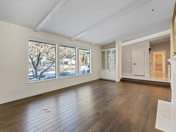 4th image of 311 W 32nd Ave