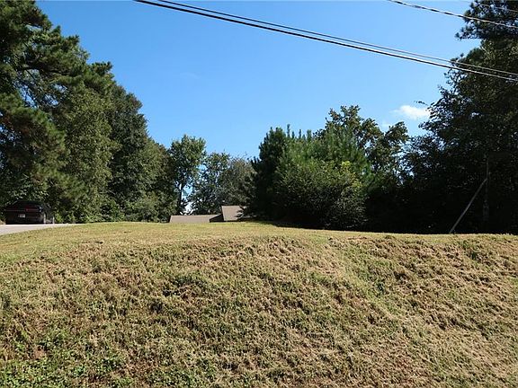 3rd image of 1805 Tulip Dr
