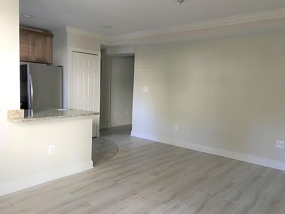 5th image of 401 Commonwealth Ave APT 11A