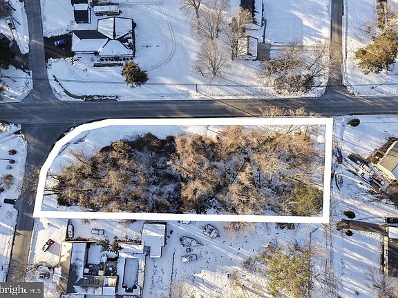 3rd image of Golden Beach Rd