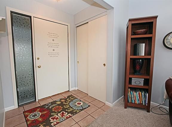 3rd image of 423 N Thornwood Dr