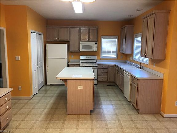 4th image of 4108 Bluebill Dr