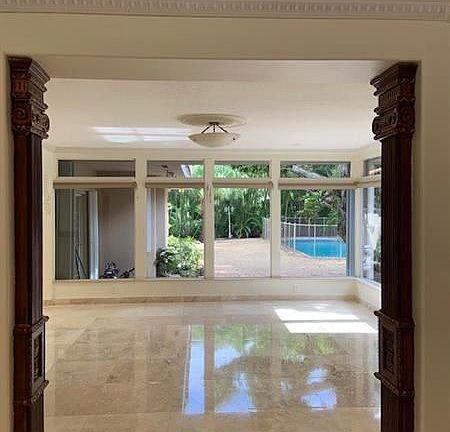 4th image of 721 Saldano Ave