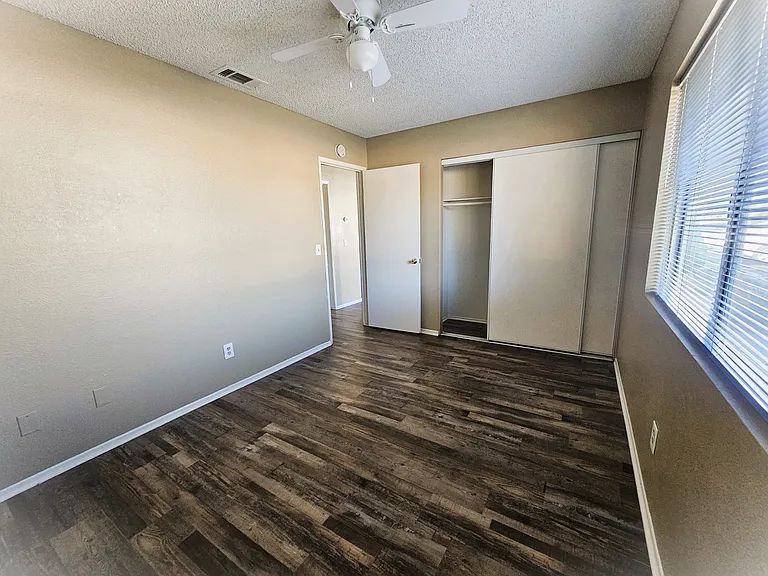 11868 1st Ave #9 — Photo 6