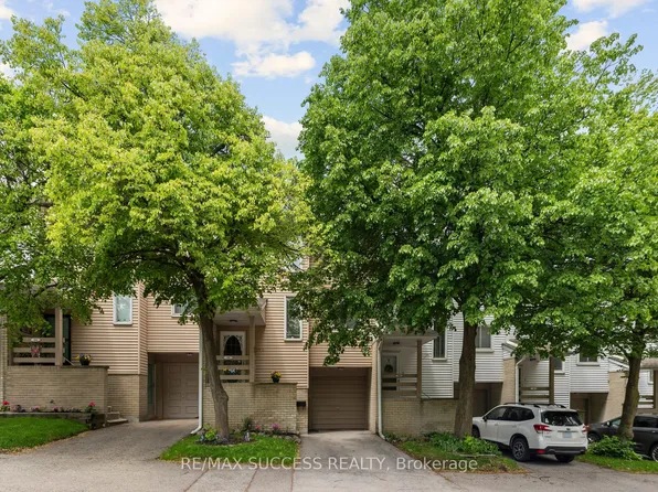 82 Lynden Cir, Halton Hills, ON L7G 4Y8