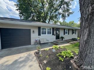 828 Railroad St, Covington, IN 47932