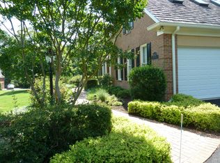 10717 Hunters Pl, Vienna, VA 22181