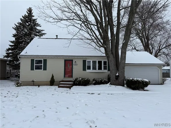 3870 Harvard St, Hamburg, NY 14075