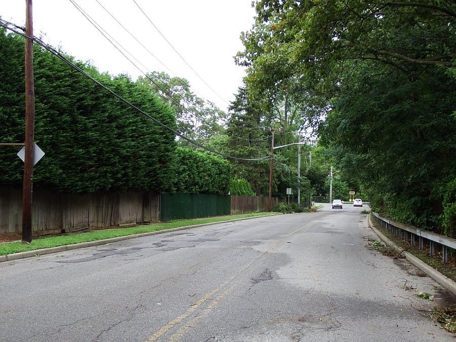 2nd image of 1784 W Seamans Neck Rd