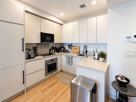 3rd image of 1015A President St #2B