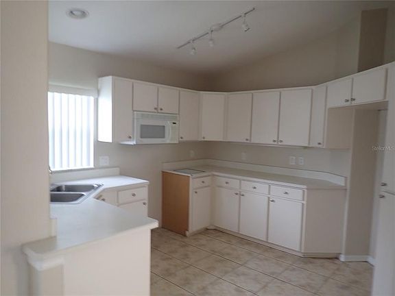 4th image of 41 Bickwick Ln