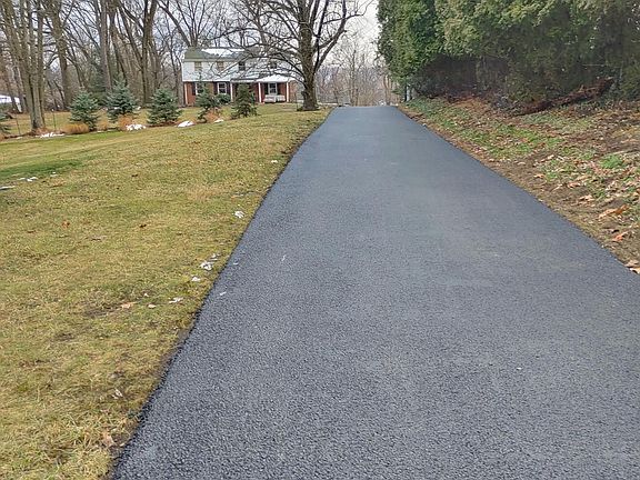 Secluded on long driveway | Newly paved