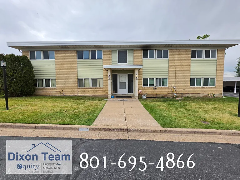 2327 Chateau Dr #1 — Photo 1