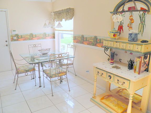5th image of 5522 Royal Lake Cir