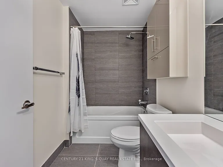188 Fairview Mall Dr #822 — Photo 16