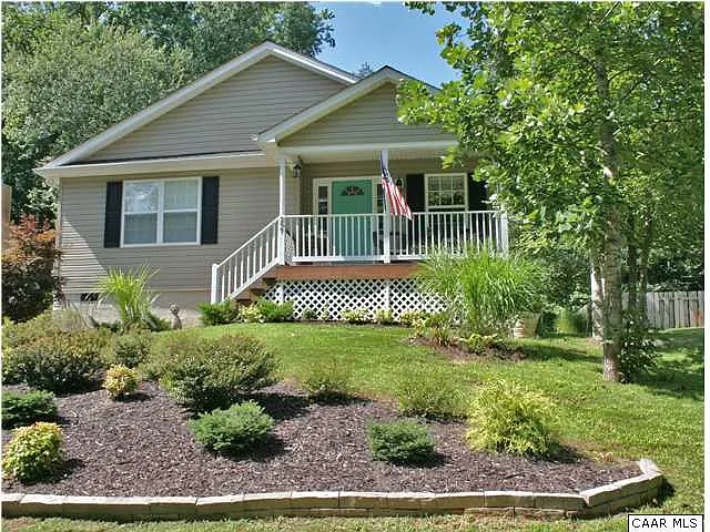 297 Poplar Dr photo 1
