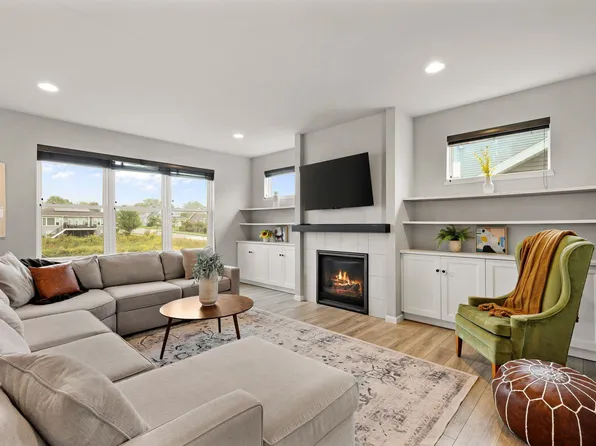 327 Galileo Dr, Madison, WI 53718