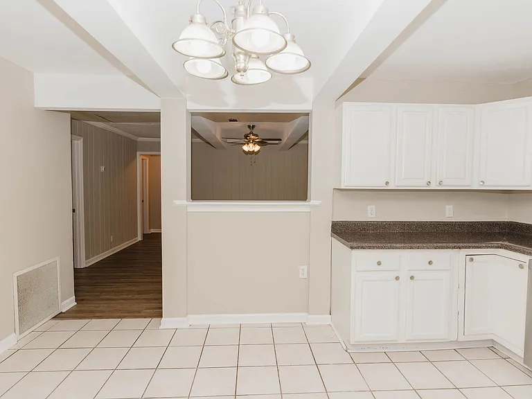 2780 Hall Dr SE — Photo 10