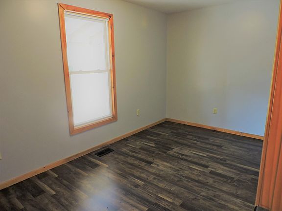 5th image of 215 Northwood Dr