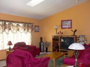 4725 Edgebrook Dr, Waterloo, IA 50701