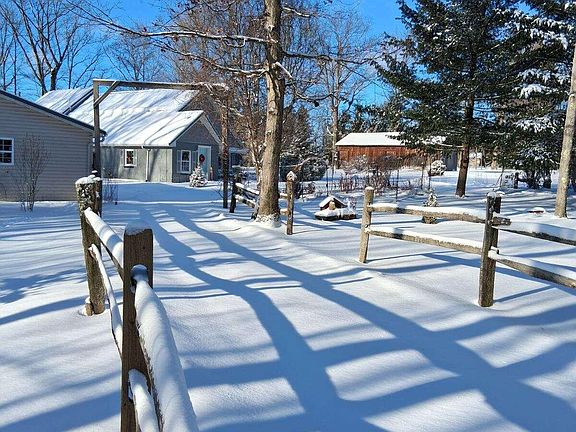 2nd image of 5584 Gillingham Rd