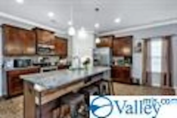 325 Acorn Grove Ln SW — Photo 2