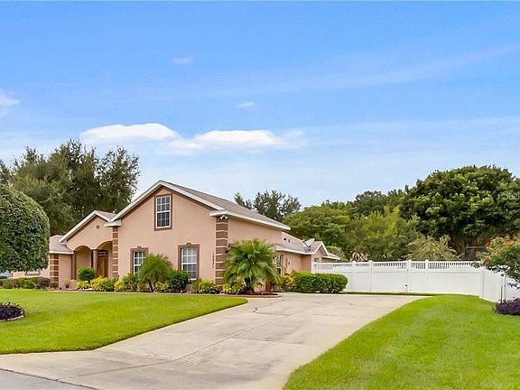 3rd image of 10821 Vineyard Ct
