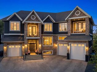 11 SE Elveden Pl SW, Calgary, AB T3H 0L1