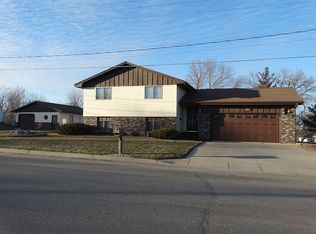 618 8th St S, Sauk Centre, MN 56378