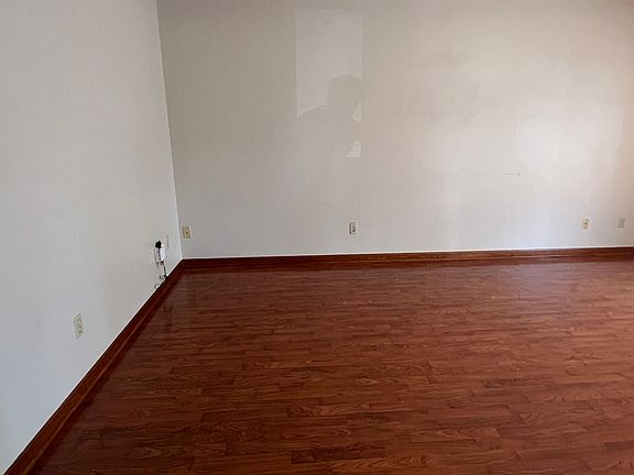 5th image of 345 Monroe St