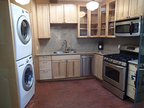 Kitchen, showing washer & dryer