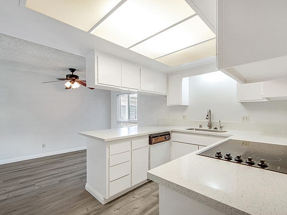 3rd image of 703 N Stoneman Ave