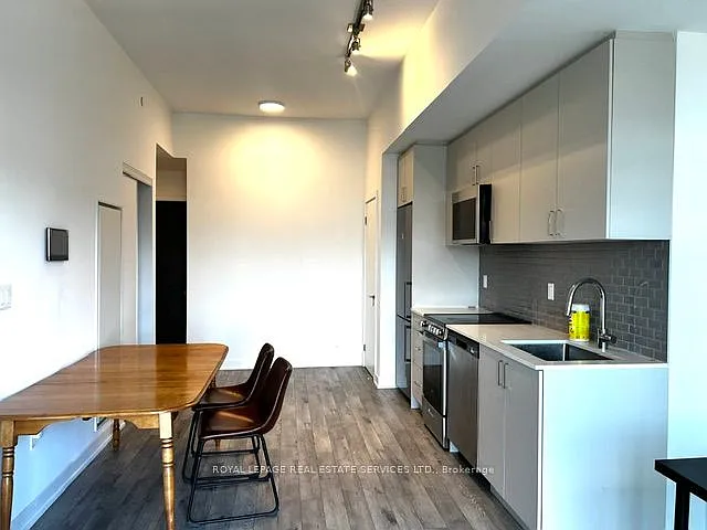 1005 Dundas St E #560 — Photo 8