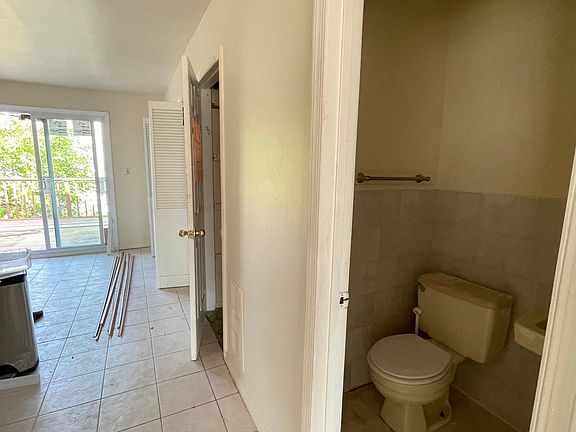 4th image of 625 Travis Ave #3