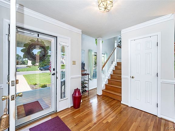 4th image of 9850 Littlerock Ct