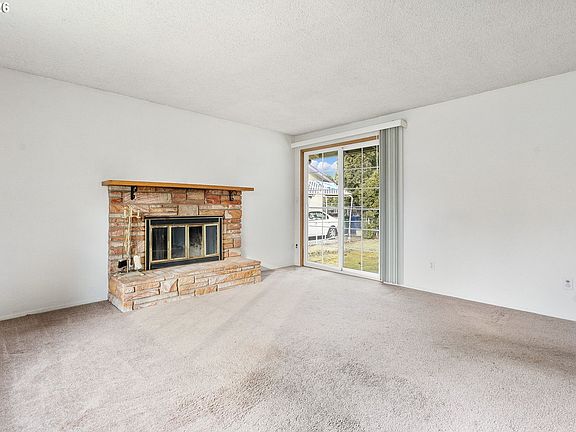 5th image of 15835 NE Schuyler St