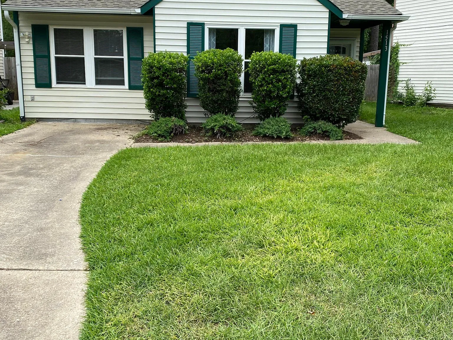 3 bed, 1060 sqft, $1,900 — Photo 1