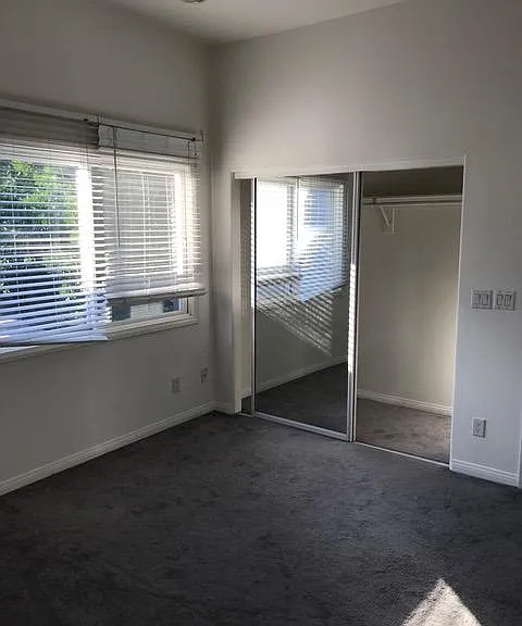 88 N Sierra Bonita Ave — Photo 8
