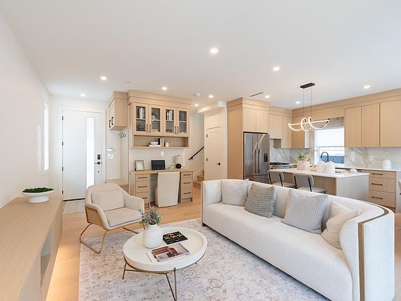 4th image of 3615 Turner St #4