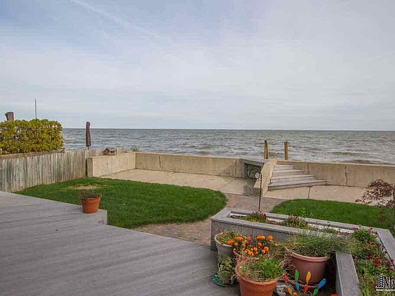 3rd image of 12742 N Lakeshore Dr